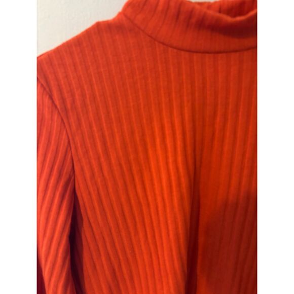 Red Ribbed Mock‑Turtleneck Crop Long Sleeve Top Women’s Medium - Picture 2 of 3